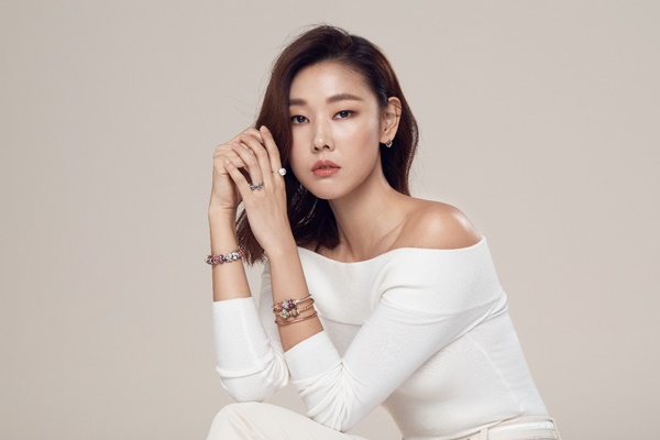 "달심언니는 어디로?" 한혜진, 톱모델 포스 뽐낸 주얼리 화보