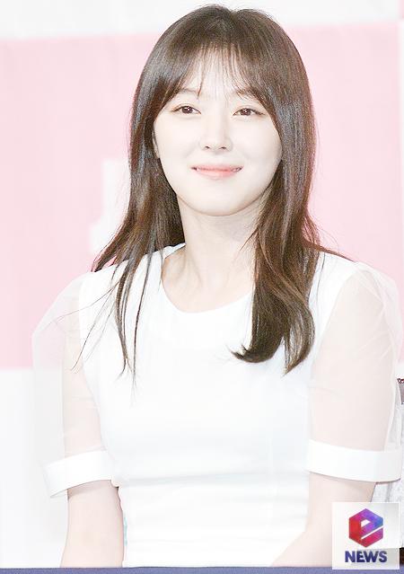 [e포토] 조우리, 사랑스러운 눈웃음