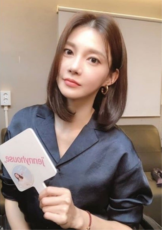 주상욱♥ 차예련, 단발머리 싹뚝..더 빛나는 우아한 미모 [★SNS]