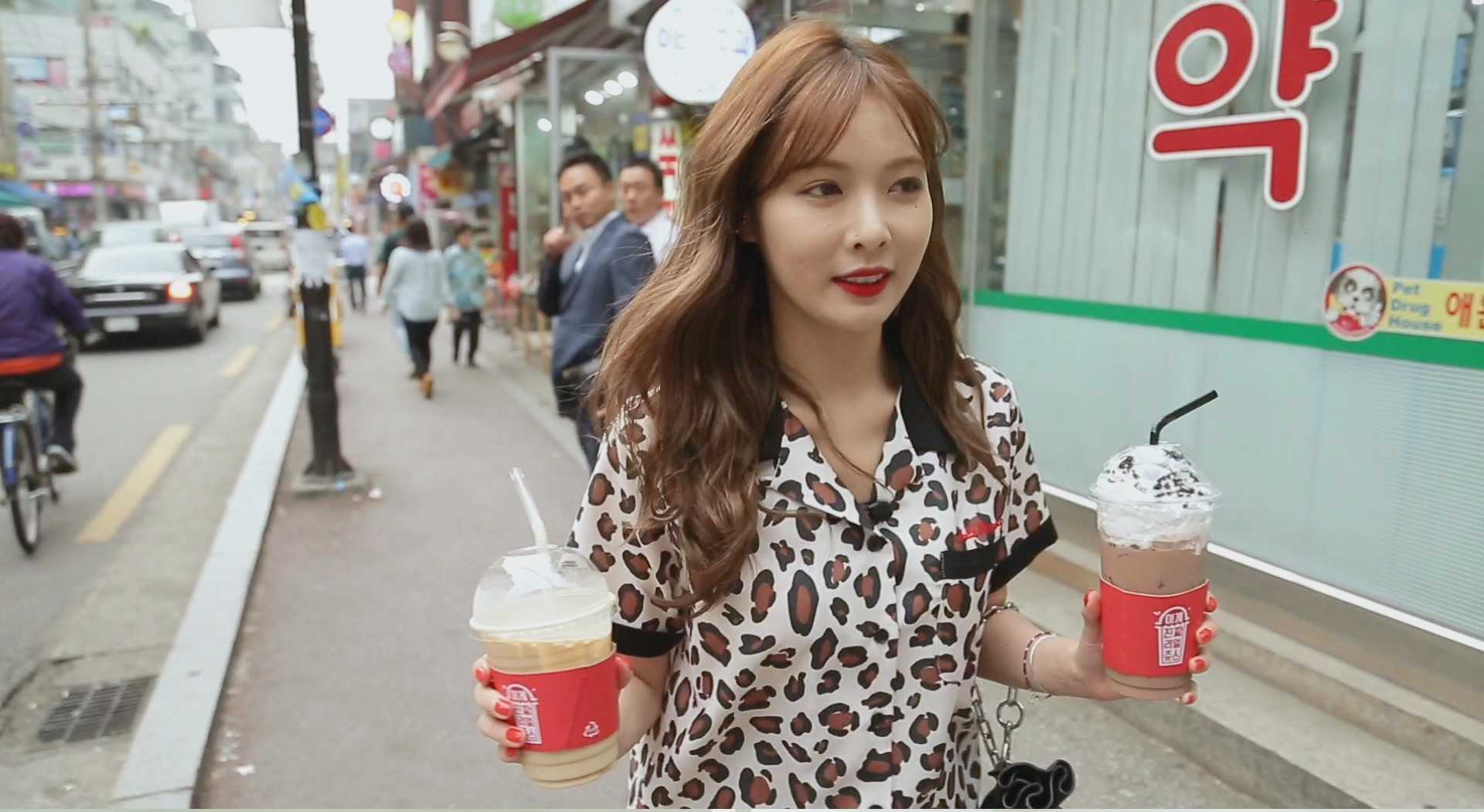 <현아의 X19> 오늘은 내가 할게~ 현아, 고생한 매니저 위해 깜짝 변신!