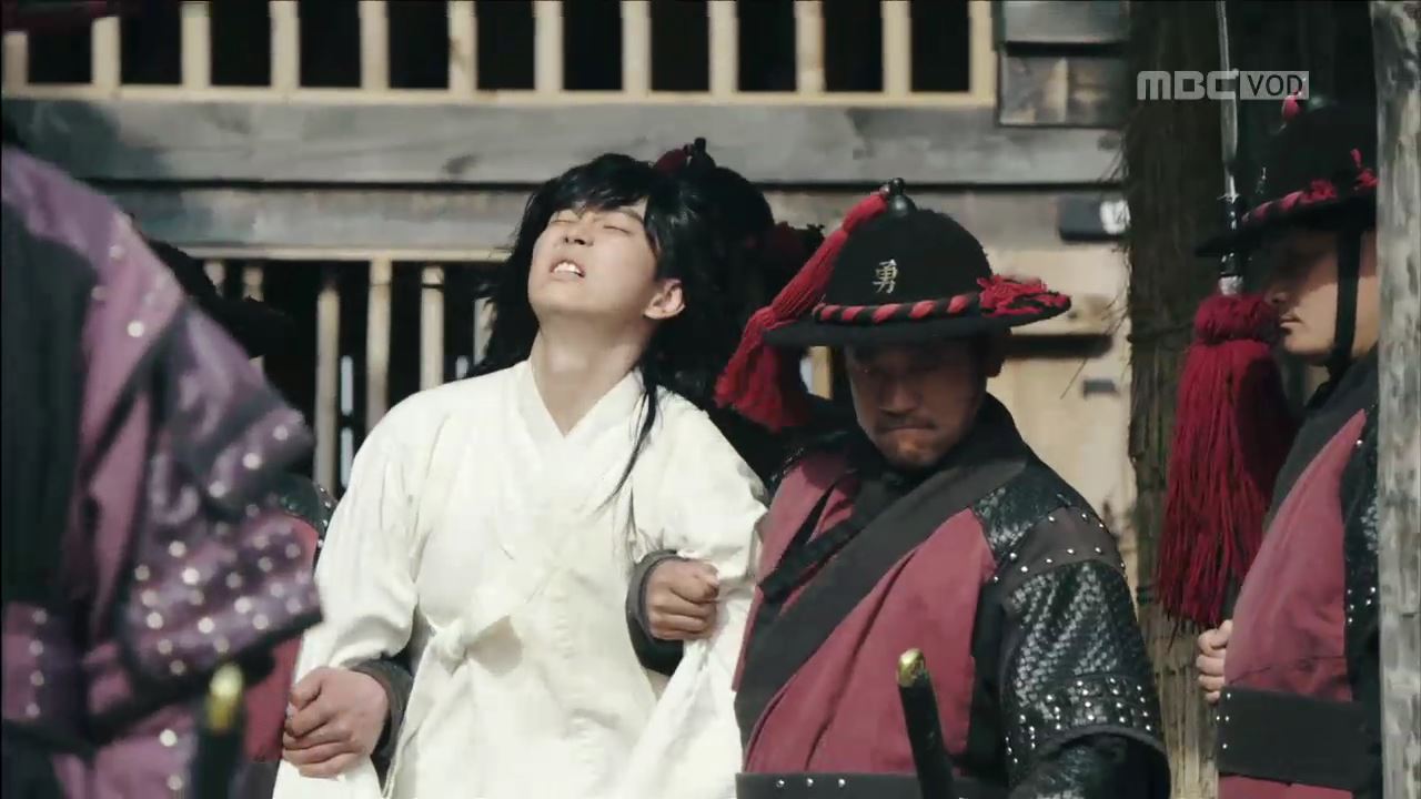 [역적: 백성을 훔친 도적 리뷰] 몸이 부서진 윤균상! “아기 장수는 없다”