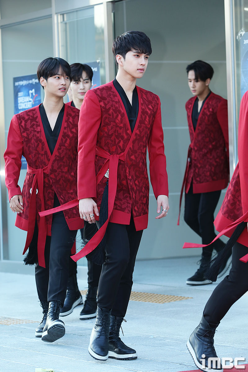[포토] <드림콘서트 in 평창> 빅스 켄, 사부작 사부작~ 가벼운 발걸음