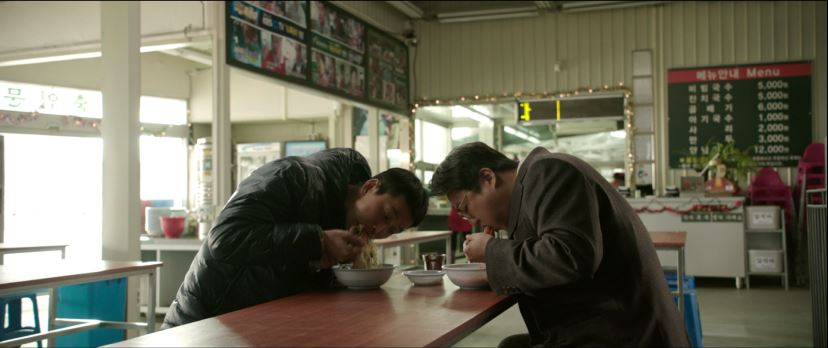 <강철비> 잔치 국수 8그릇 정우성 VS 햄버거 5개 곽도원, 새로운 먹방 요정 등극