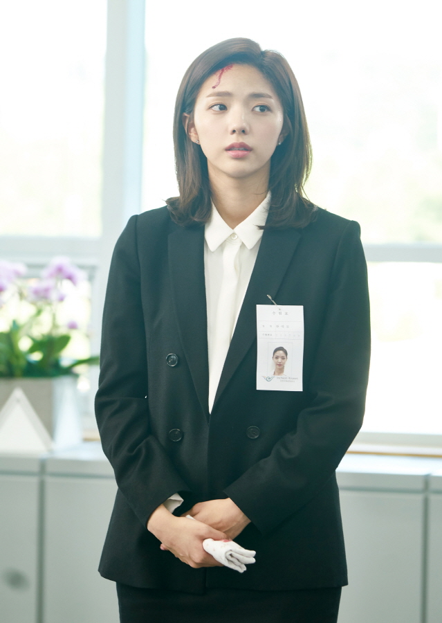 ‘여우각시별’ 채수빈, ‘공항 굴욕史’ 5종 세트... 극한 직업 인증샷?