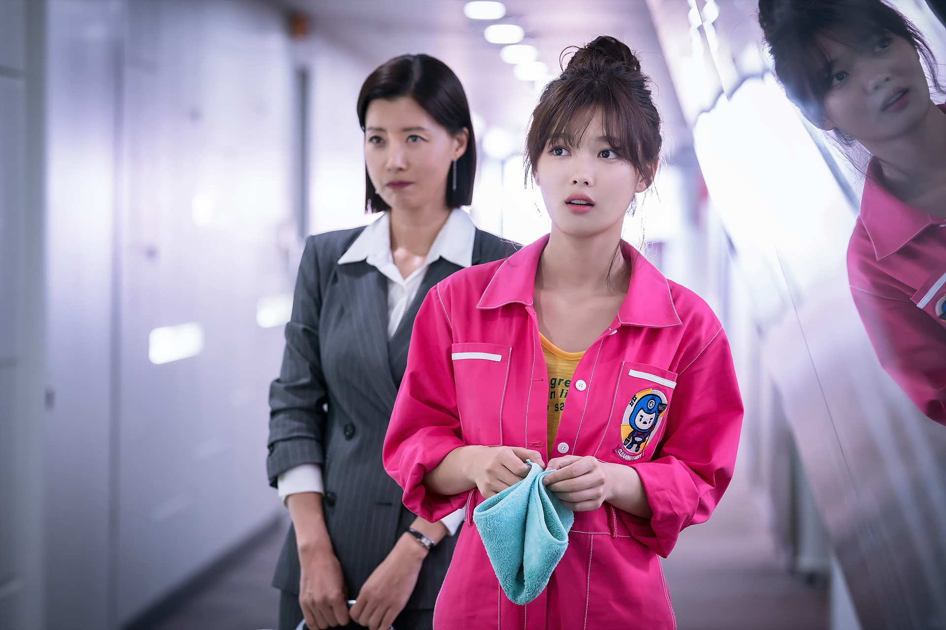 ‘일뜨청’ 김유정, ‘청소의 요정’ 본격 입성... ‘매의 눈’ 윤균상 검사 통과하라!