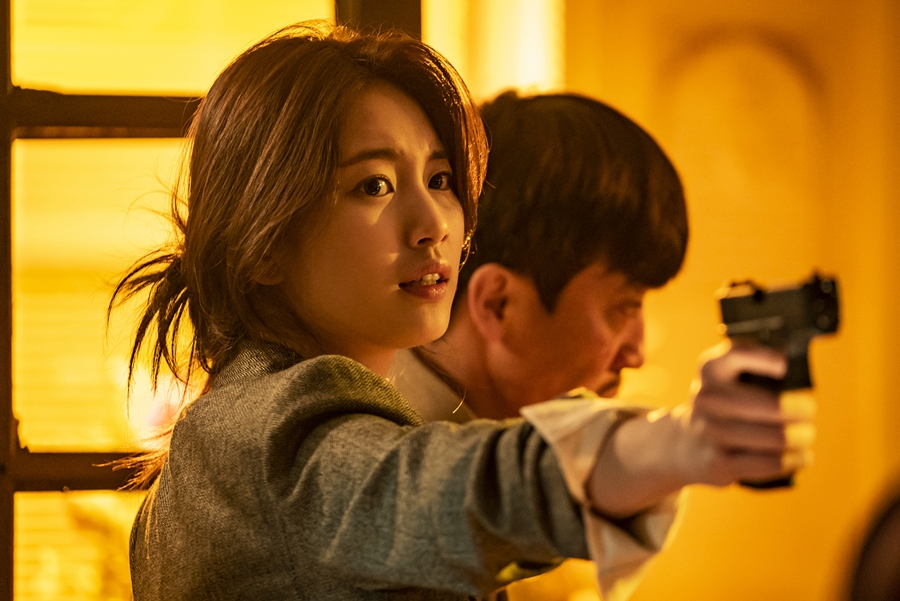 ‘배가본드’ 폭주 이승기×당혹 배수지, 일발장전 ‘총격 액션’ 현장 포착