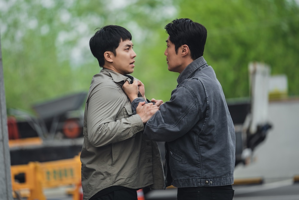 ‘마우스’ 이희준, 이승기 멱살 잡았다! ‘프레데터’ 정체 들통?