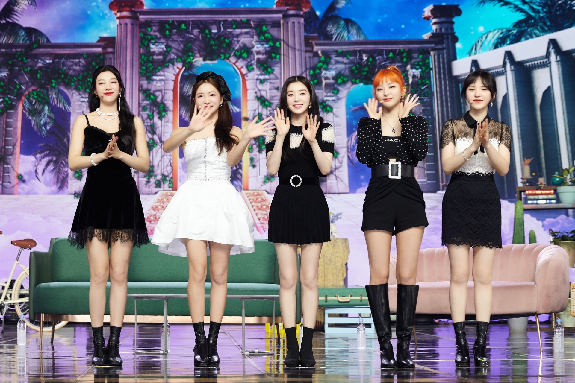 레드벨벳, 서머퀸 파워 입증! ‘퀸덤’ 음원 차트 1위