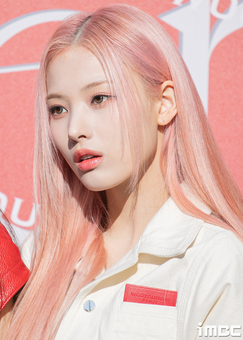 [포토] 엔믹스 지니, 신비로운 핑크 분위기
