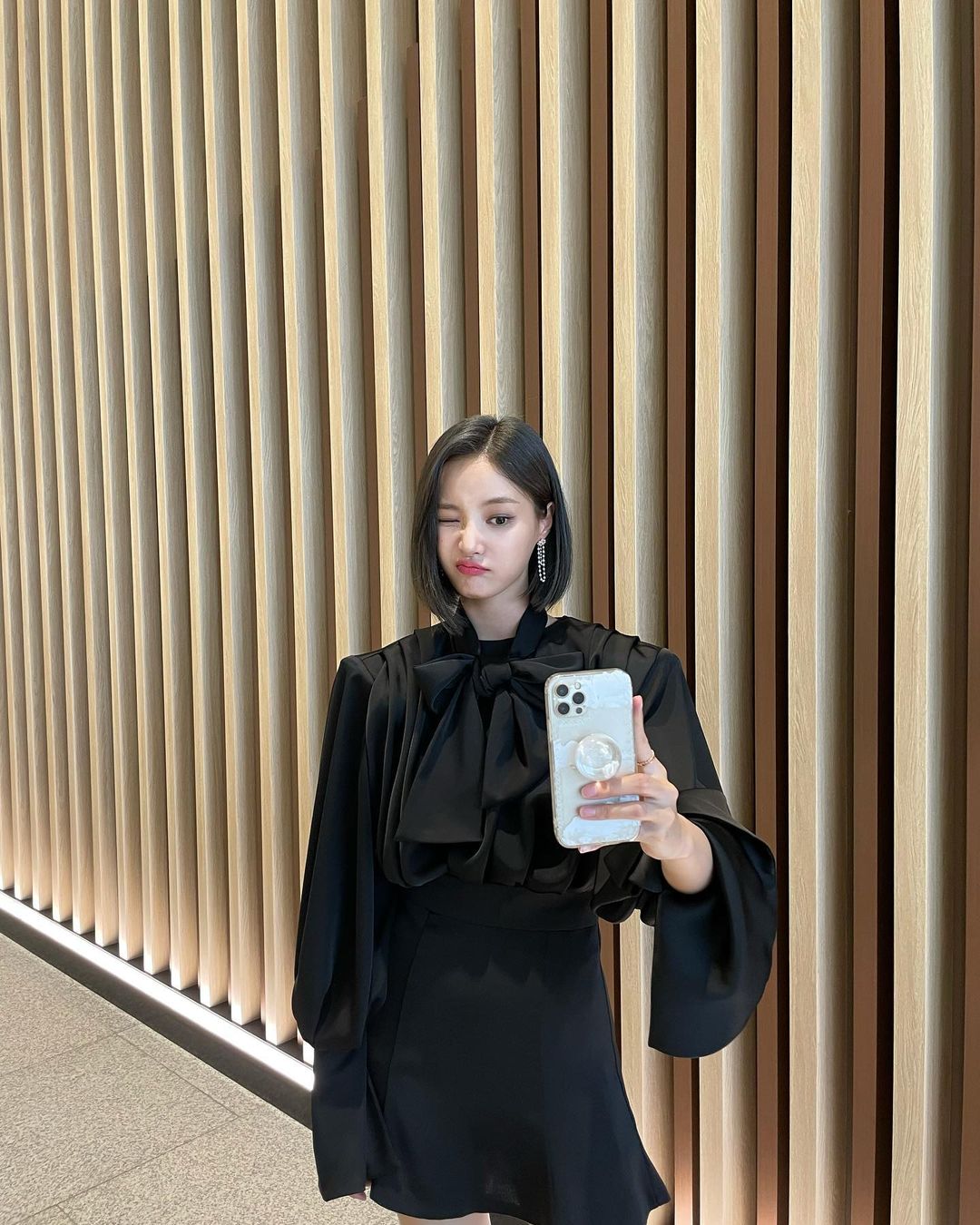 모모랜드 출신 연우, 시크+러블리 공존하는 완벽 비주얼 [인스타]
