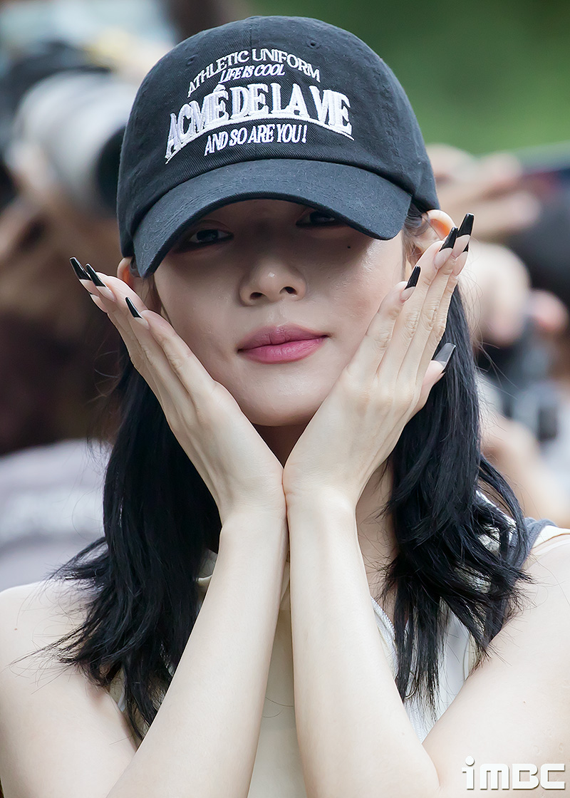 [포토] 프로미스나인 이채영, 모닝 플라워