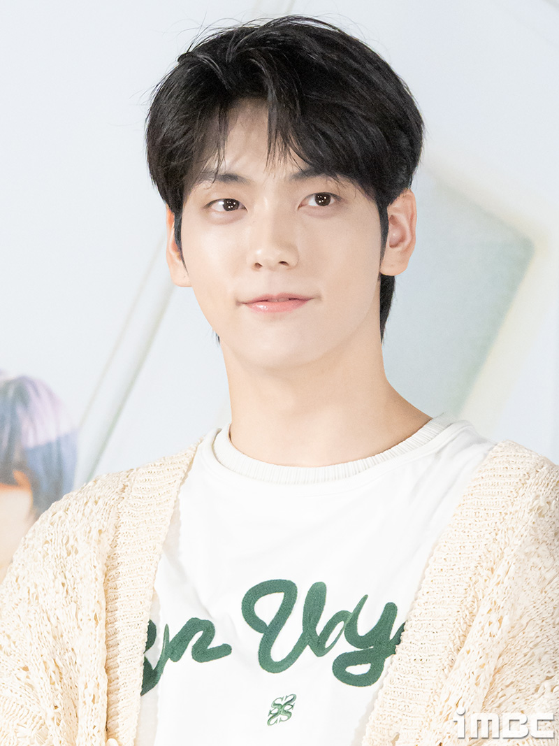 [포토] 투바투 수빈, 심쿵 눈빛