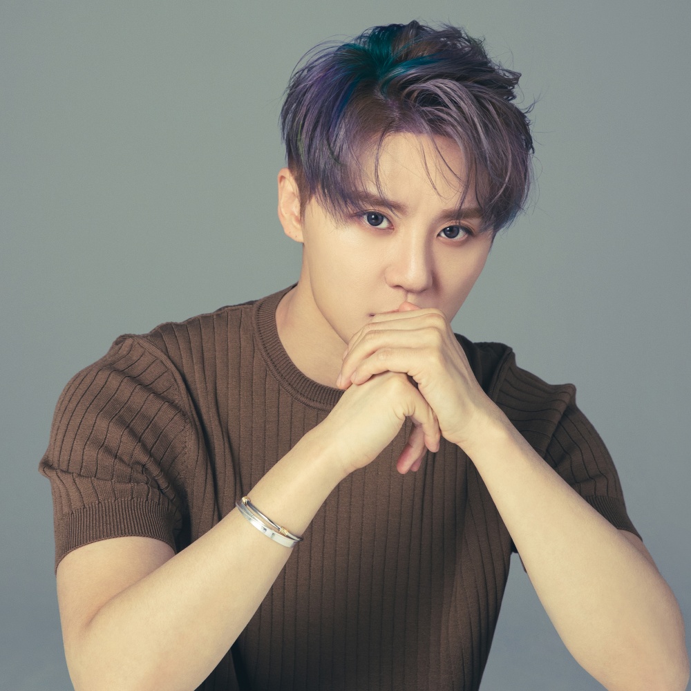 김준수, 생애 첫 시구…롯데자이언츠 승요 될까 승리 기운 담아