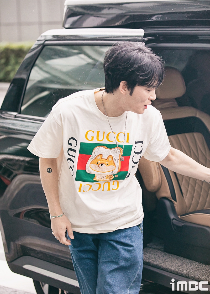 [움짤] 김재중 출근길 체험, 이불킥 현실타격감
