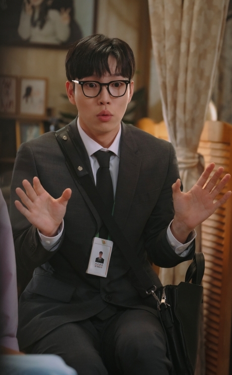 유인수, 모태솔로였네…야한 사진관에 없어선 안 될 귀재