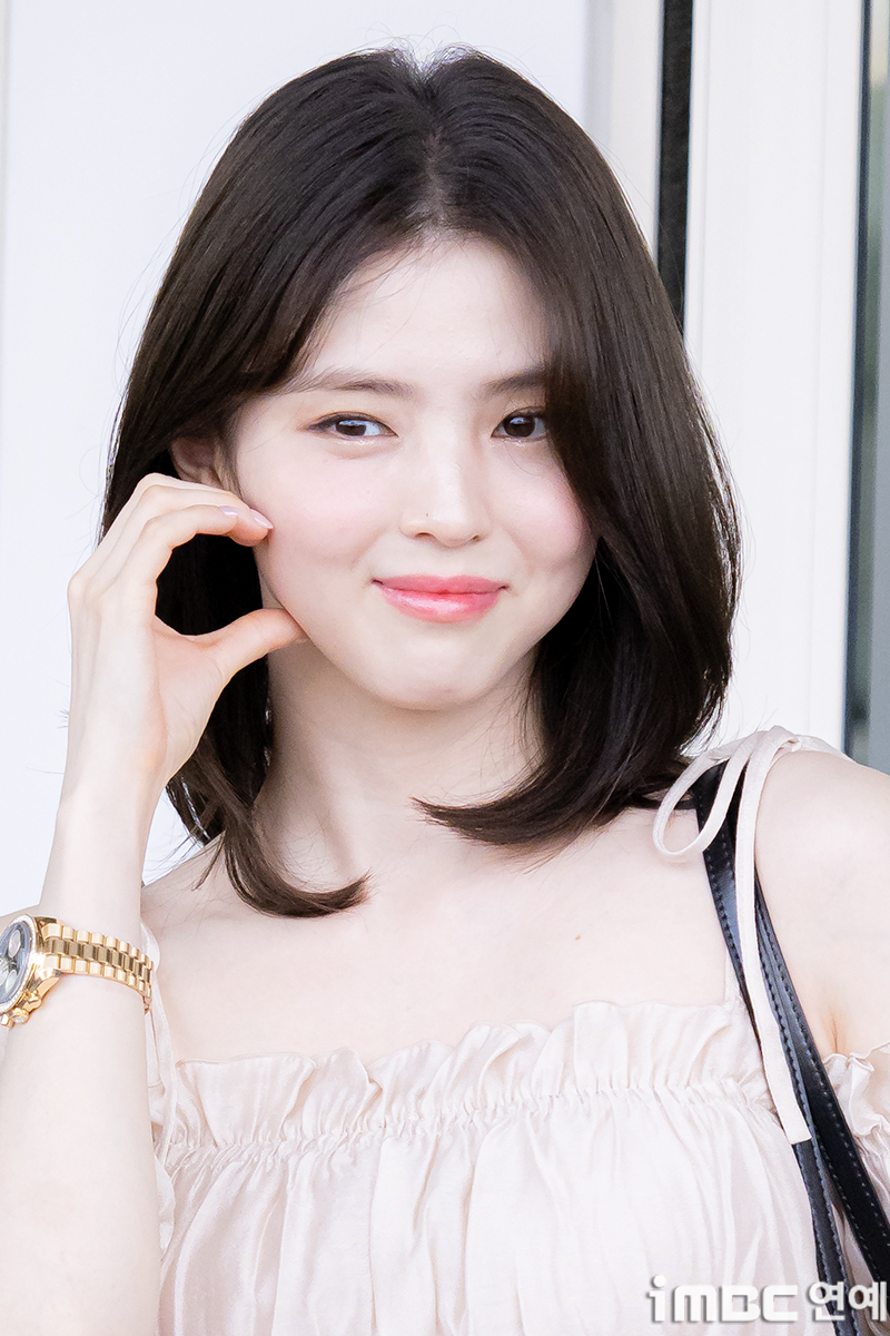 [포토] 한소희, 하트 플러팅