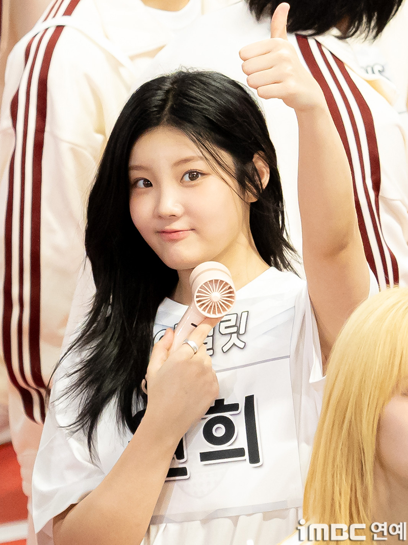 [포토] 아일릿 원희, ‘글릿’ 찾아 두리번 (아육대 B하인드)