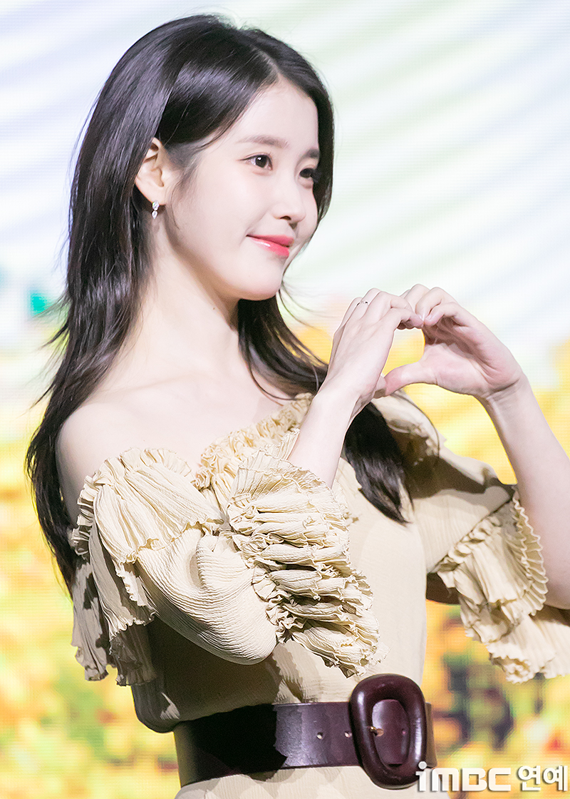 [포토] 귀여운 아이유 각도