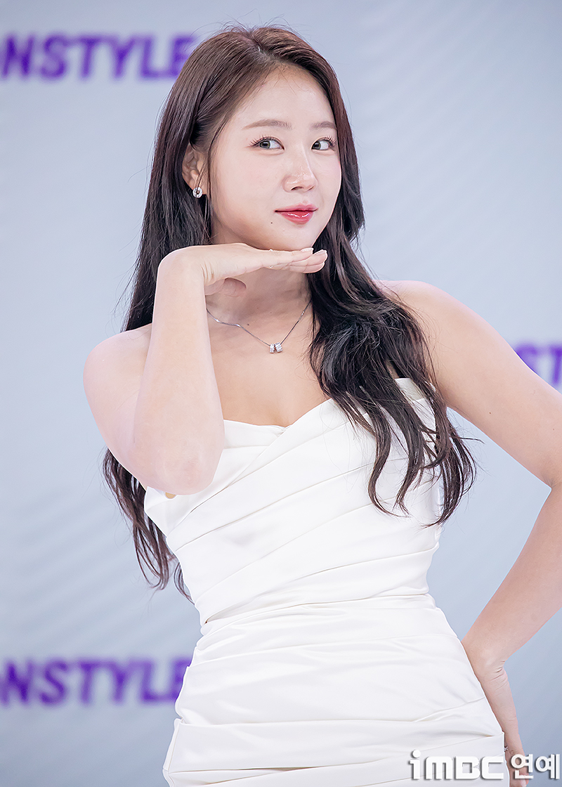 [단독] 음색 여신 씨스타 소유, 매직스트로베리사운드行