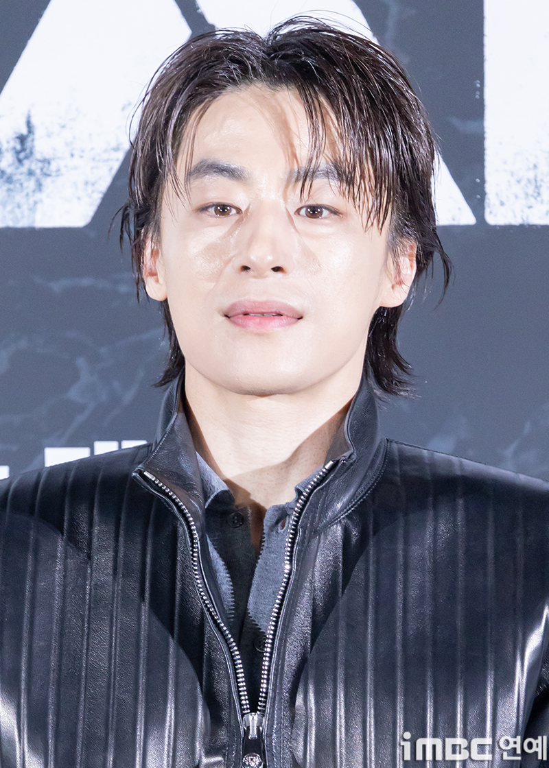 '군체' 구교환 
