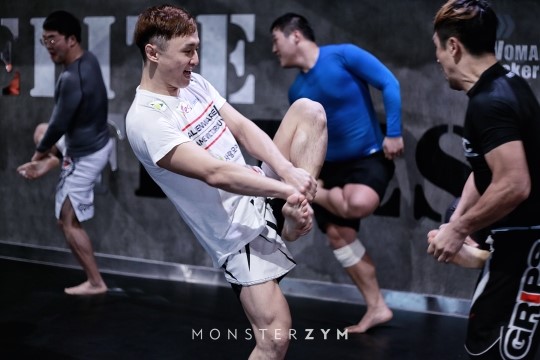 [유병학이 간다] 18초 KO승 UFC 최두호의 닭싸움 실력은?(영상)