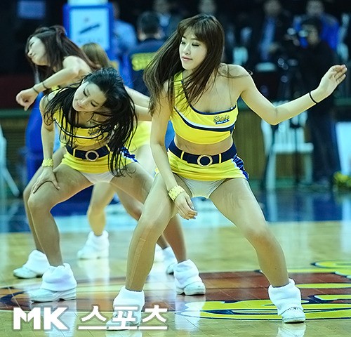 [mk포토] 섹시한 치어리더, `오우 오우 워 오우 워`