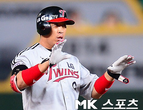 [mk포토] 역전타 이병규,`캡틴의 능력을 보았는가?`