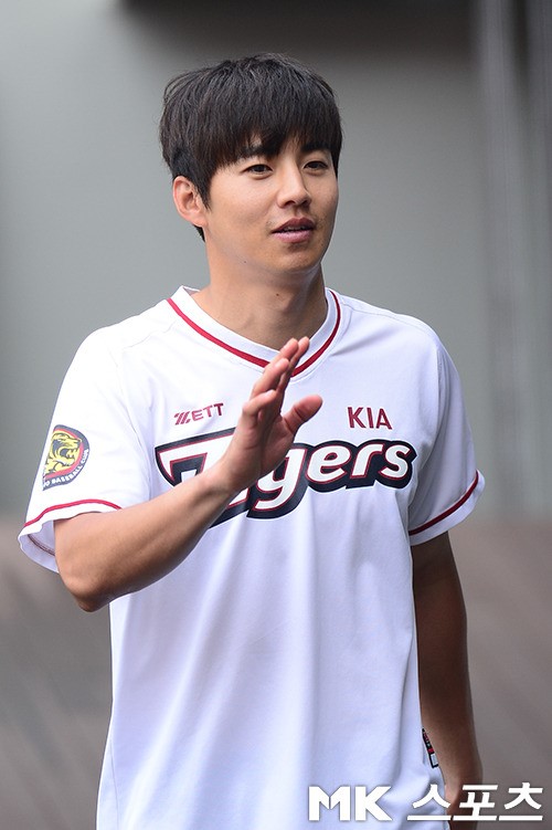이대형, `훈훈한 손인사` [MK포토]