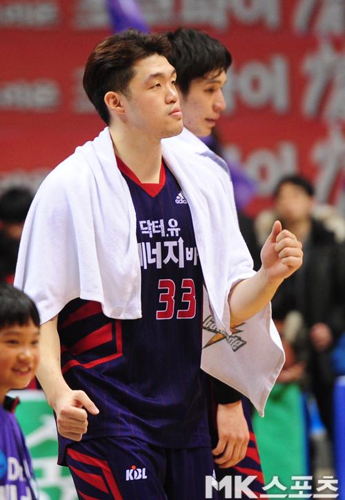 이승현 `완승에 춤이 절로` [MK포토]