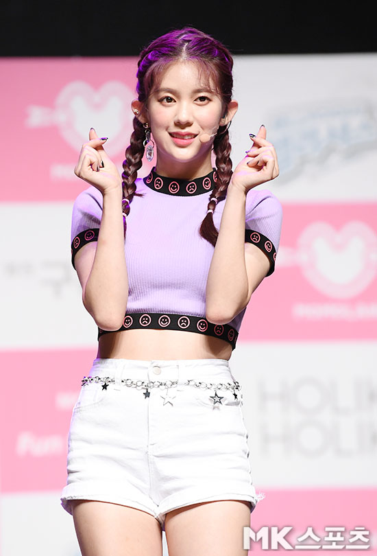 모모랜드 데이지 `사랑스러운 손하트` [MK포토]