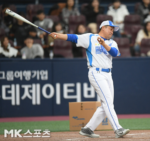 양준혁 `타격하는 양신` [MK포토]