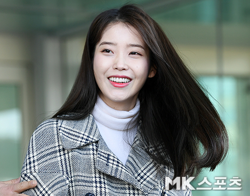 아이유 `청순 머릿결 찰랑~` [MK포토]
