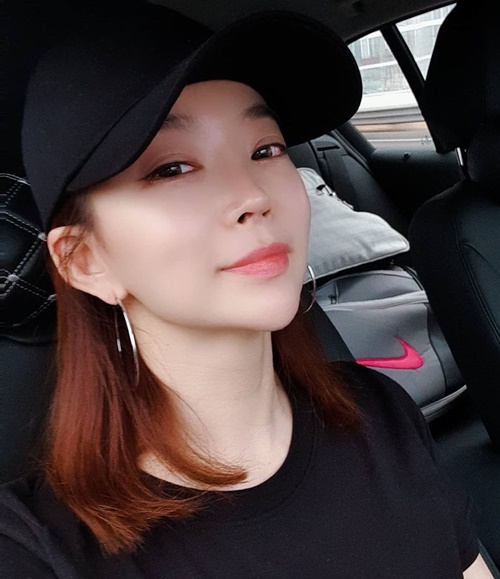 윤희, 영탁과 열애설에 입 열었다 “아닙니다…걱정 마세요”