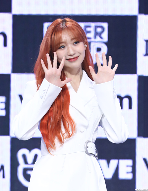 수정 `돋보이는 브라운 헤어` [MK포토]