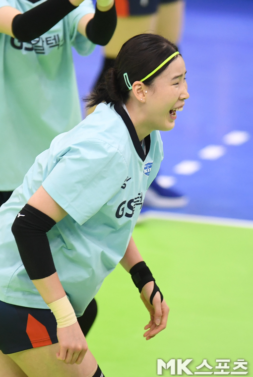 김유리 이제는 웃겠어요 [MK포토]