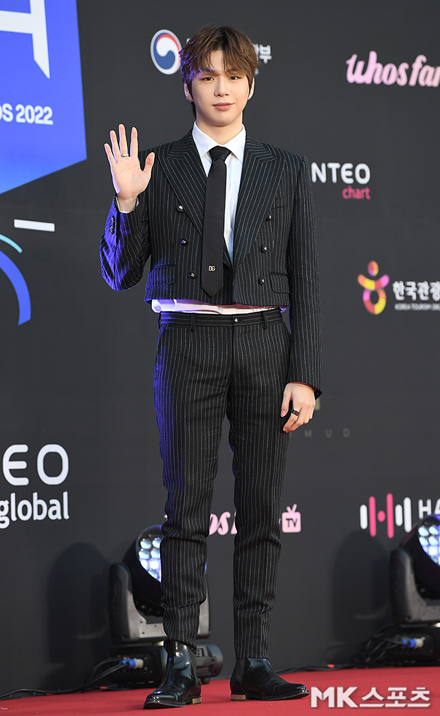 강다니엘 ‘멋진 인사’ [MK포토]