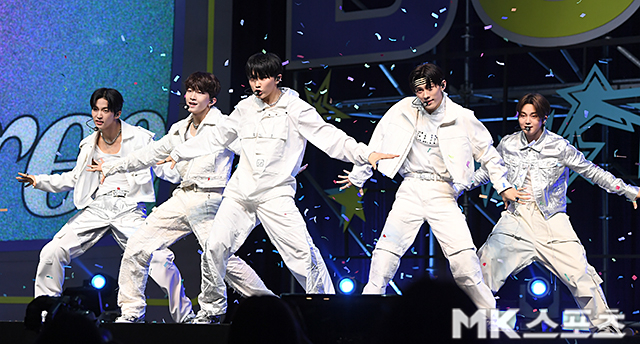 더뉴식스 ‘화려한 쇼케이스’ [MK포토]
