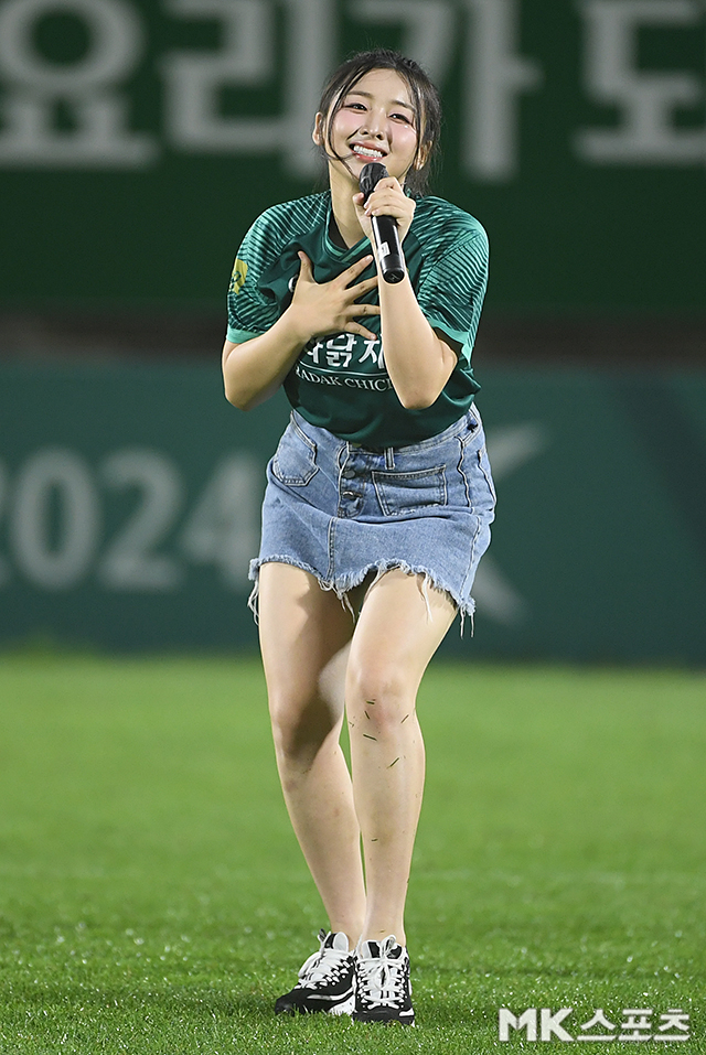 버스터즈 지은 ‘진심을 다해서’ [MK포토]