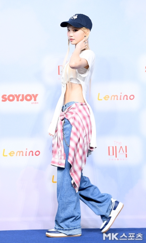 르세라핌 김채원, 블루카펫서 ‘개미허리’로 시선 집중…“나만 빛난다”