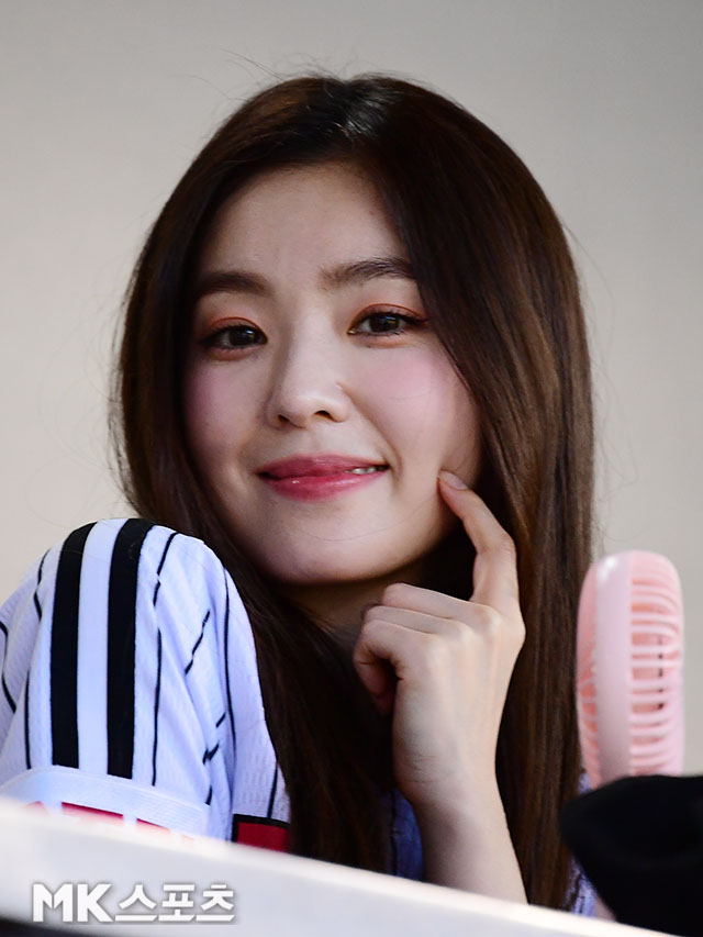 레드벨벳 아이린 ‘사랑스럽게 볼콕’ [MK포토]