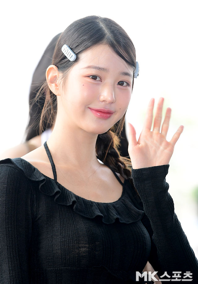 아이브 장원영 ‘투명한 아기 피부’ [MK포토]