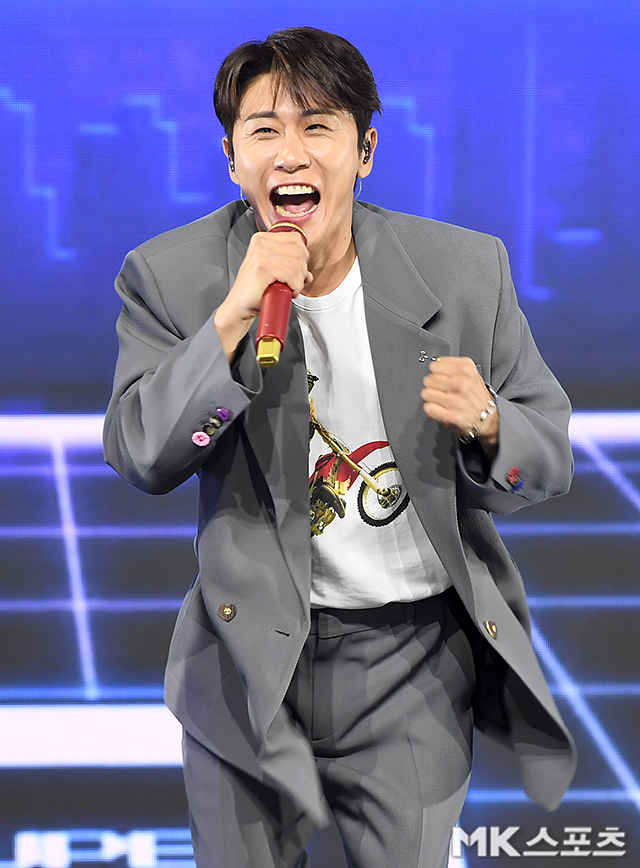 영탁 ‘슈퍼슈퍼 소리질러!’ [MK포토]