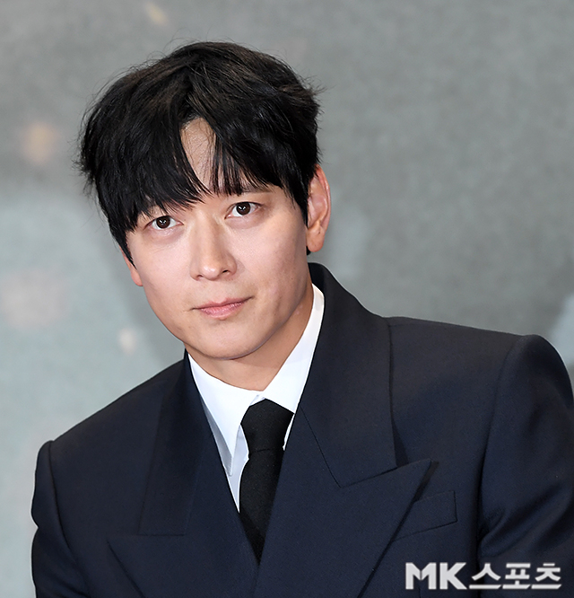 강동원 ‘치명적 눈빛 매력’ [MK포토]