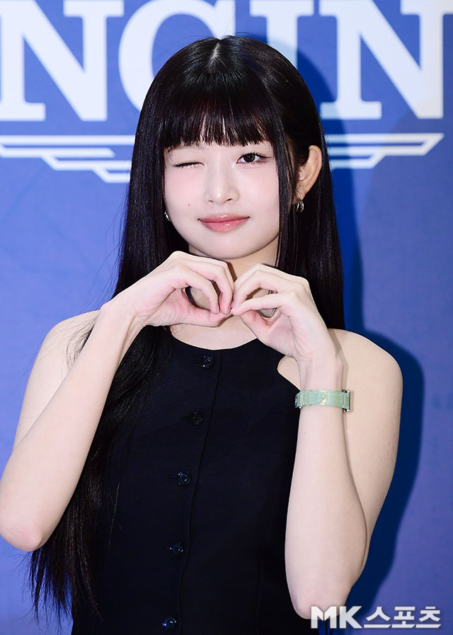 아이브 레이 ‘윙크와 리본하트’ [MK포토]