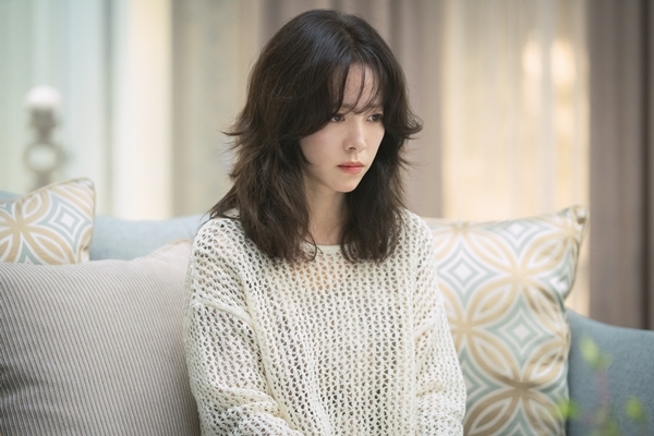 ‘천국보다 아름다운’ 한지민, 진짜 정체는...‘솜이’로 강한 울림 선사