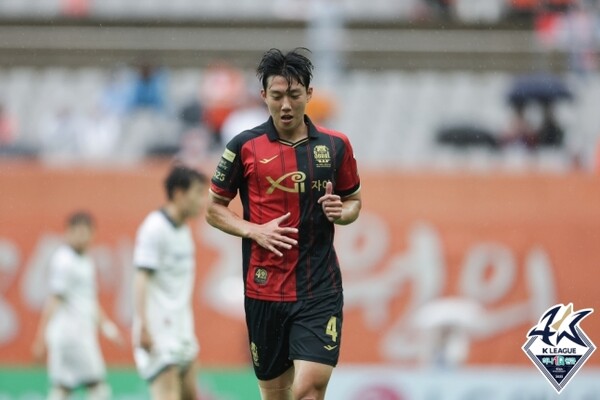 조규성과 한솥밥! 제2의 김민재 이한범, 덴마크 미트윌란 입단...이적료 21억+등번호 3번+4년 계약