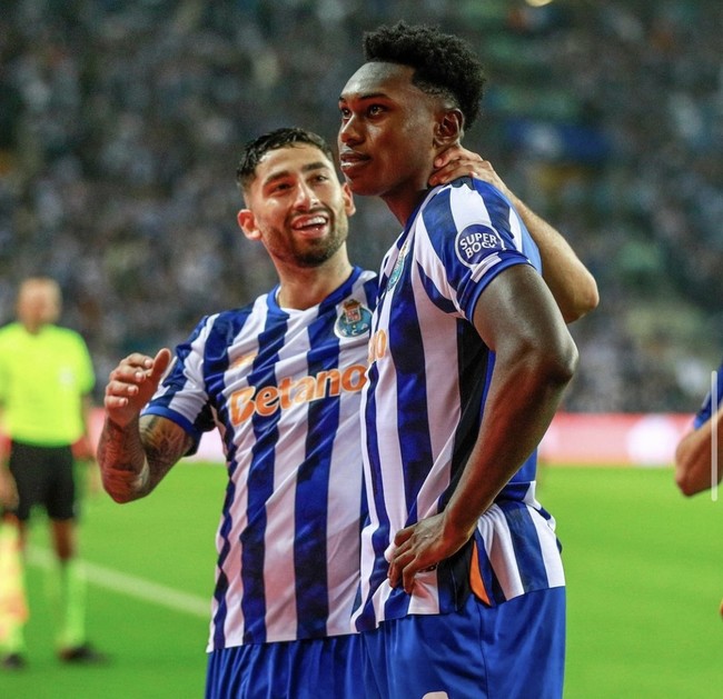 [UEL STAR] 첼시가 간절히 원한 이유 있었네...맨유 상대 멀티골! 오모로디온, 벌써 7호골 폭발