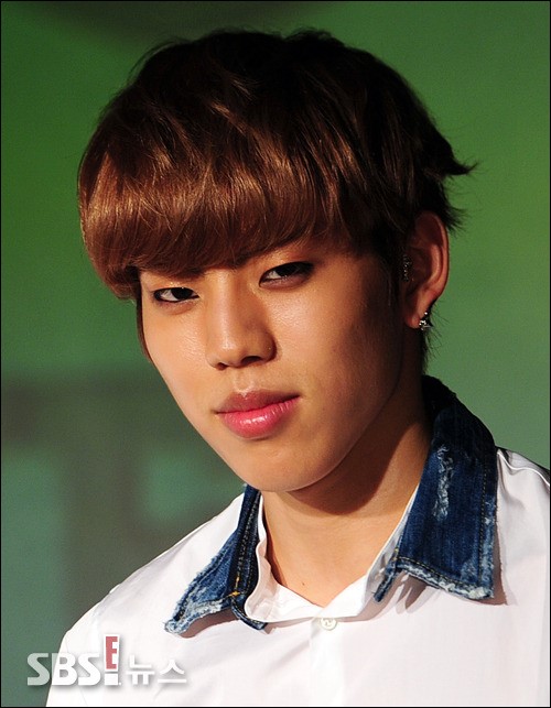 [E!포토]인피니트 동우, 오늘도 포기 못한 눈화장