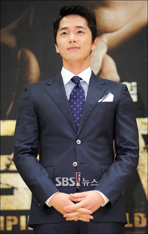 [E!포토]이현진, 비밀을 품은 의문의 남자