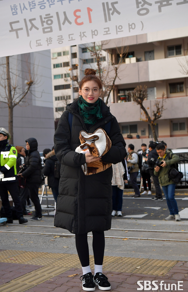[E포토]여의도 여고로 수능 보러 온 김도연